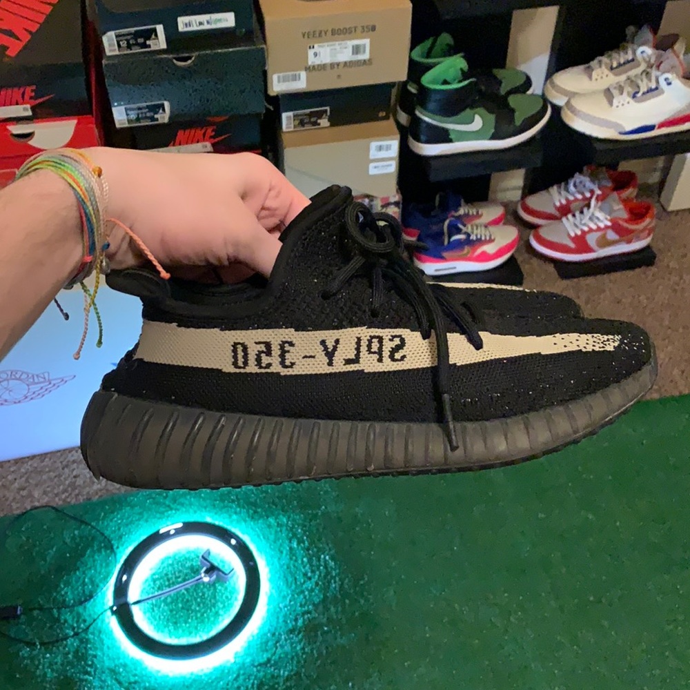 adidas Yeezy Boost 350 V2 ‘Core Black White’ Men’s Size 8 *U A*